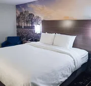 Clarion Pointe Bettendorf - Quad Cities hotel detail image 7
