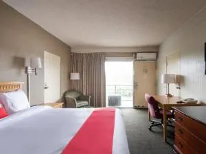Rodeway Inn hotel thumbnail 3