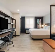 Everhome Suites Corona hotel detail image 7