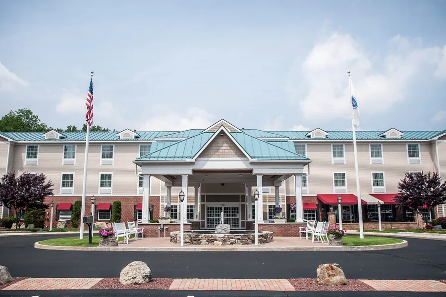 Comfort Inn & Suites Sturbridge - Brimfield hotel detail image 2