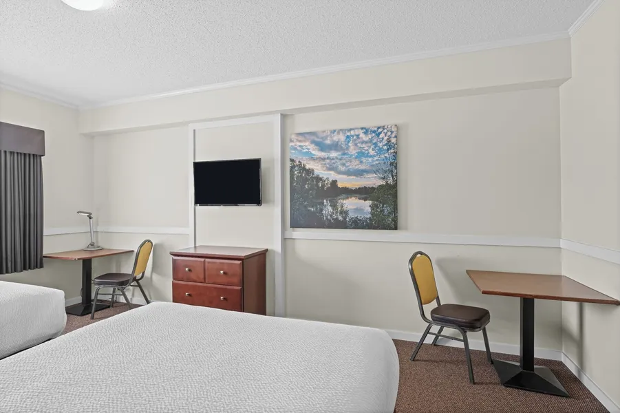 Elk Island Studios – Lamont hotel detail image 6