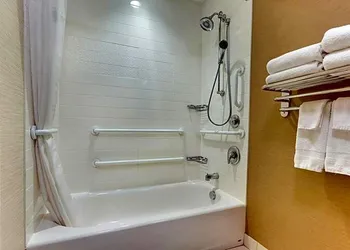 Fairfield Inn & Suites by Marriott Dunn I-95 hotel thumbnail 3