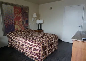 Econo Lodge San Antonio Northeast I-35 hotel thumbnail 5