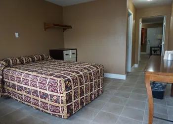 Econo Lodge San Antonio Northeast I-35 hotel thumbnail 7