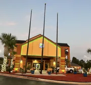 HomeTown Inn & Suites hotel detail image 4