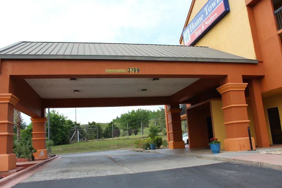 HomeTown Inn & Suites hotel detail image 6