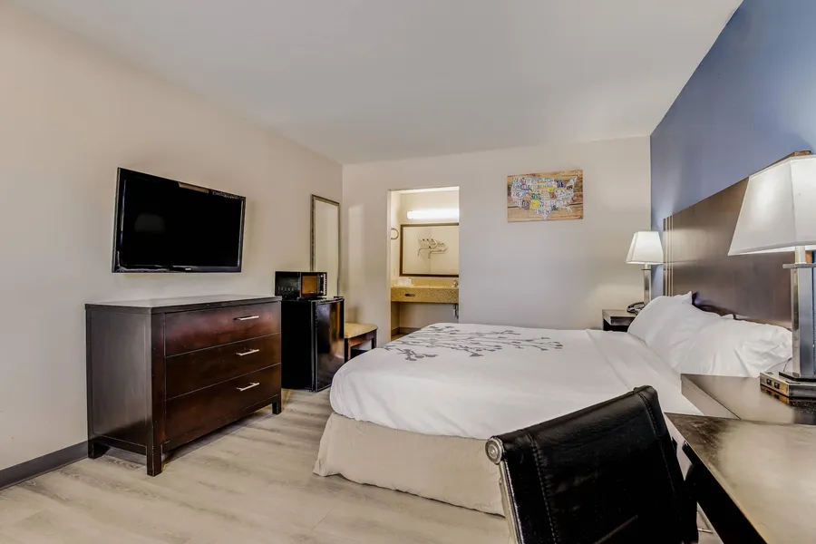 Econo Lodge Inn & Suites Enid South hotel detail image 6