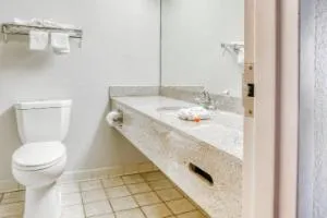 OYO Hotel Burlington South hotel thumbnail 3