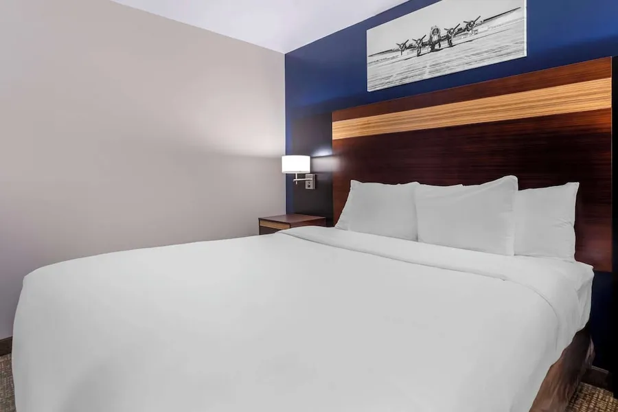 Avion Inn Near LGA Airport, an Ascend Collection Hotel hotel detail image 6