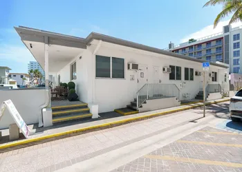 The Pearl Beachside Apartments on Hollywood Beach Broadwalk hotel thumbnail 2