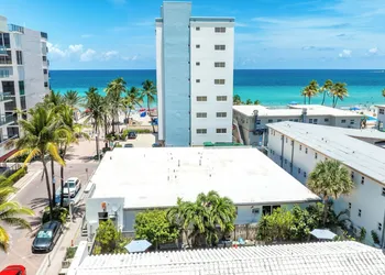 The Pearl Beachside Apartments on Hollywood Beach Broadwalk hotel thumbnail 4