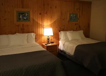 Holiday Motel hotel thumbnail 7