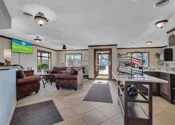SureStay Hotel by Best Western Spicer hotel thumbnail 2