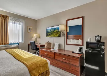 SureStay Hotel by Best Western Spicer hotel thumbnail 4