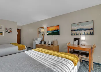 SureStay Hotel by Best Western Spicer hotel thumbnail 5