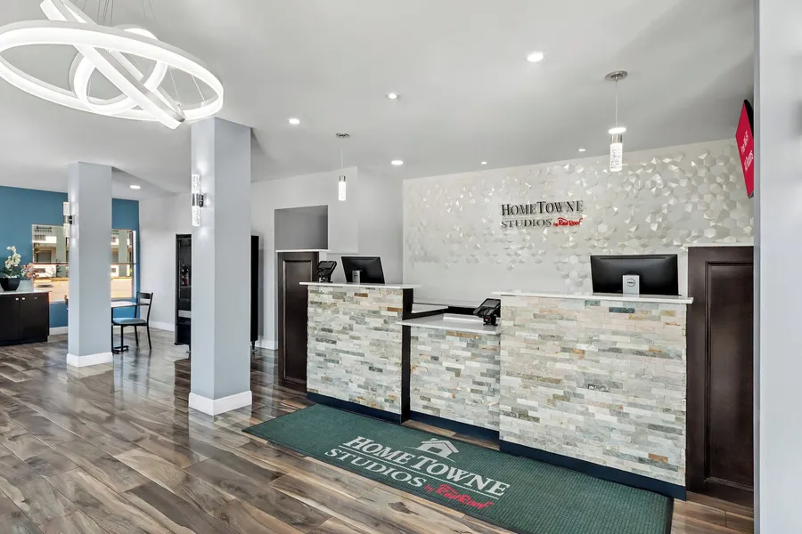 HomeTowne Studios by Red Roof San Antonio E - Frost Bank Center hotel detail image 6