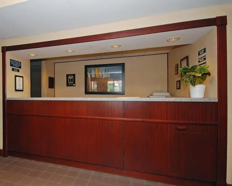 Comfort Inn, Erie - Near Presque Isle hotel detail image 2