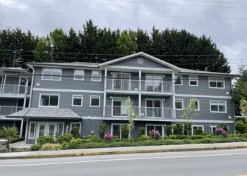 Gibsons Landing Inn hotel thumbnail 2