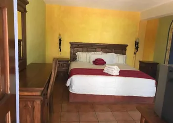 Hotel Los Ángeles Sierra Gorda hotel thumbnail 7