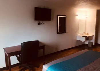 Troy Inn and Suites hotel thumbnail 7