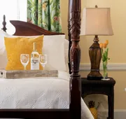 Magnolia Manor and Chapel hotel detail image 7