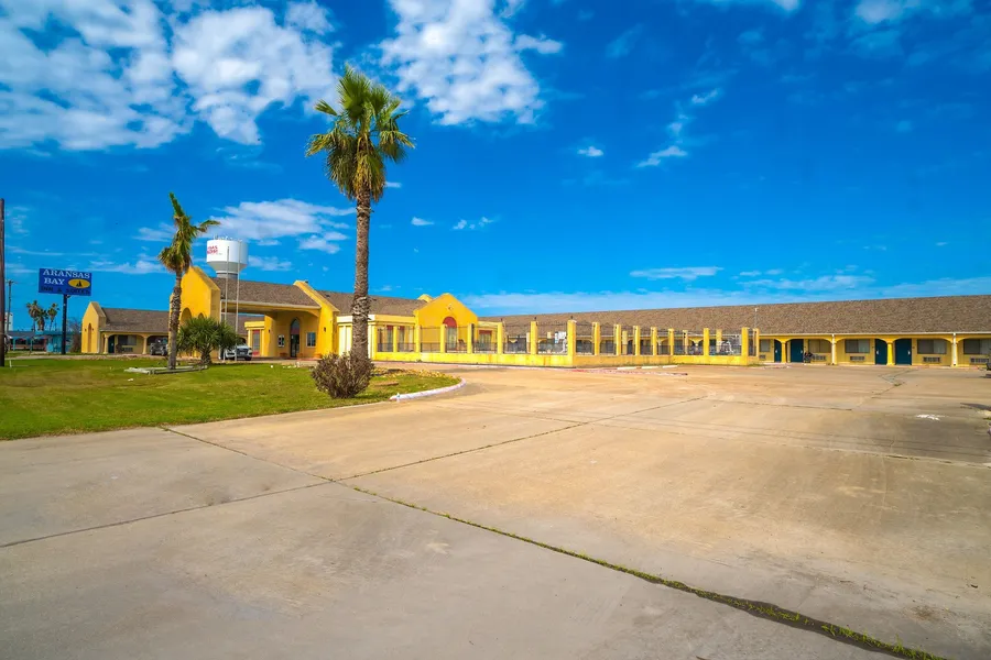 Aransas Bay Inn & Suites Corpus Christi by OYO hotel detail image 2