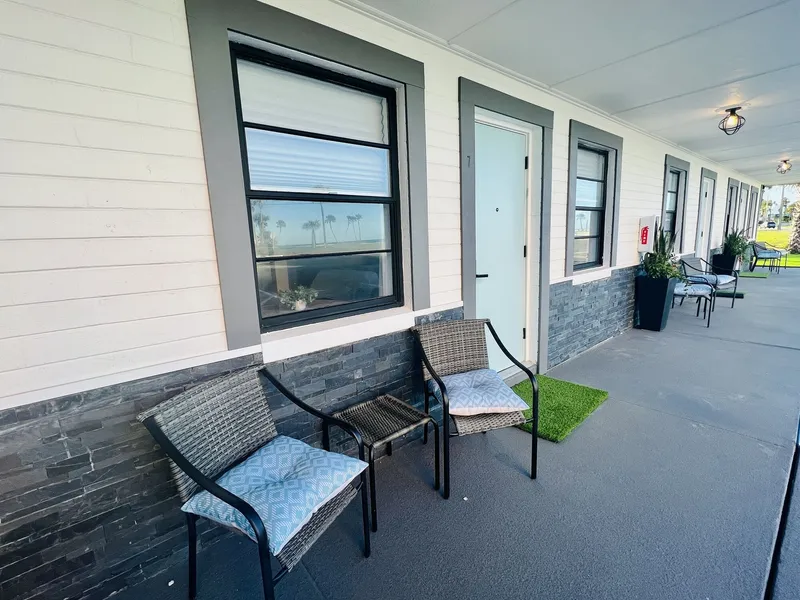 1915 Beach Club hotel detail image 2
