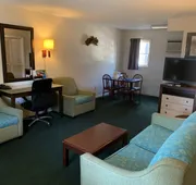 Merrimac Inn & Suites hotel detail image 7