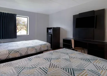 Studio 6 Merrillville IN hotel thumbnail 2