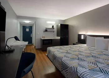 Studio 6 Merrillville IN hotel thumbnail 6