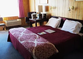 Plaza Hotel hotel thumbnail 2