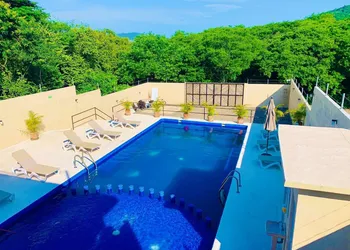 Isla Bonita Hotel hotel thumbnail 3