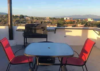 Casa Arrecife - Dorado Suite, Fast Wifi & Balcony! Beach is steps away! hotel thumbnail 2