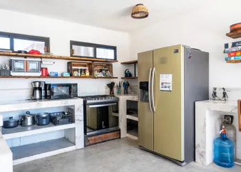 Casa Arrecife - Dorado Suite, Fast Wifi & Balcony! Beach is steps away! hotel thumbnail 5