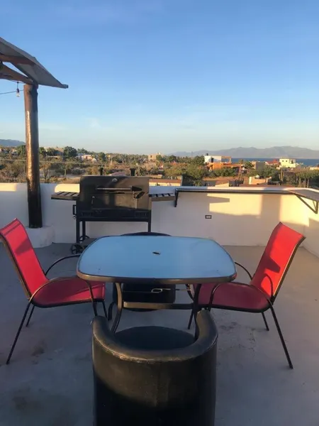 Casa Arrecife - Dorado Suite, Fast Wifi & Balcony! Beach is steps away! hotel detail image 2
