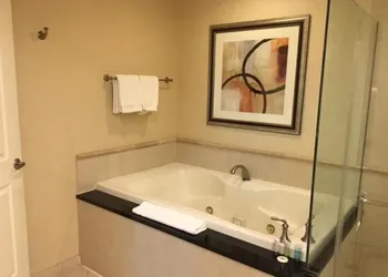 MGM Signature Condo Hotel by Owner - No Resort Fee !! hotel thumbnail 6