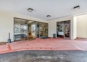 OYO Townhouse Owensboro West hotel thumbnail 4