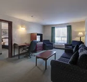 Ramada by Wyndham Nisku Edmonton Airport hotel detail image 7