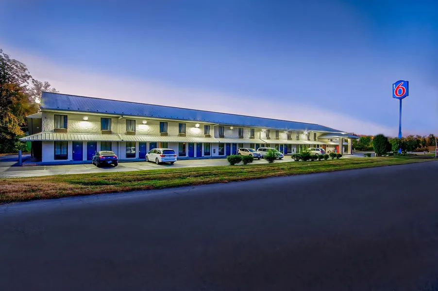 Motel 6 Jeffersonville, In - Louisville hotel detail image 2