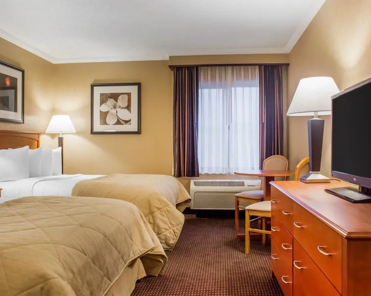 Clarion Hotel & Suites Riverfront hotel detail image 6