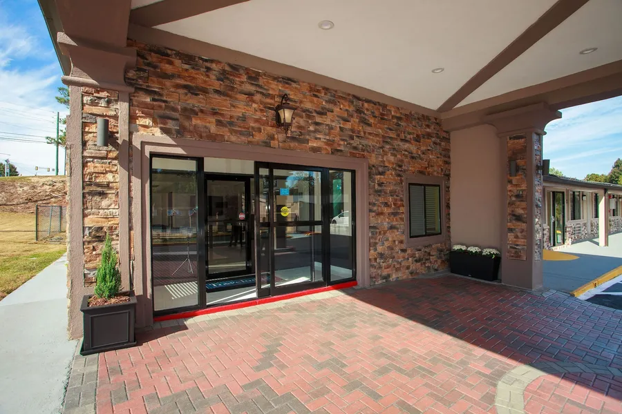 Travelodge by Wyndham Macon West hotel detail image 2