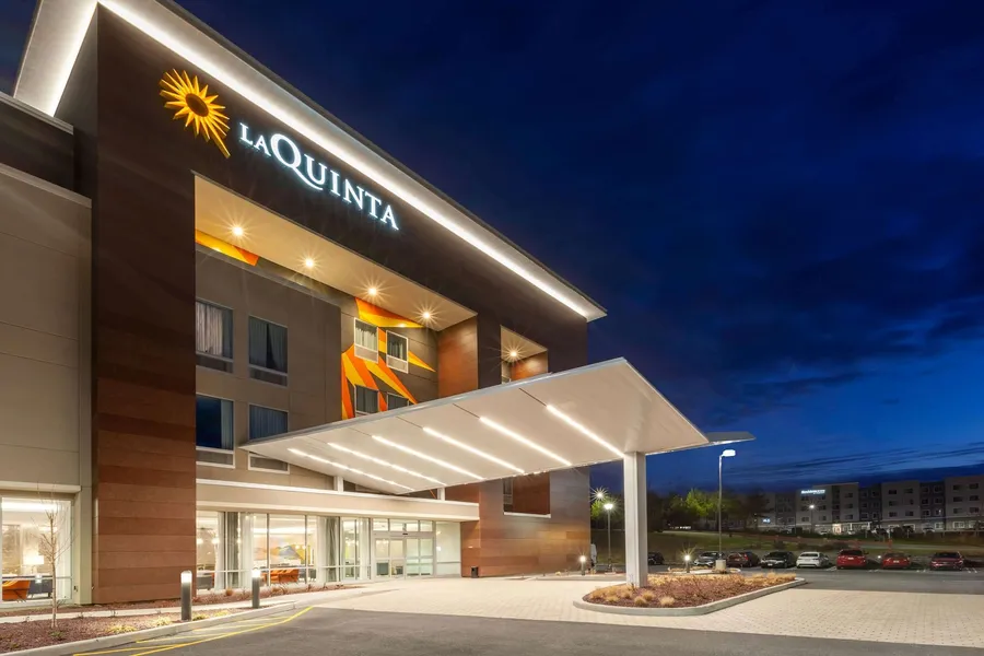 La Quinta Inn & Suites by Wyndham Middletown-Goshen hotel detail image 2