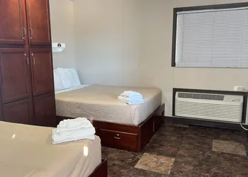 The Armadillo Hotel Karnes City hotel thumbnail 2