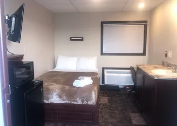 The Armadillo Hotel Karnes City hotel thumbnail 3
