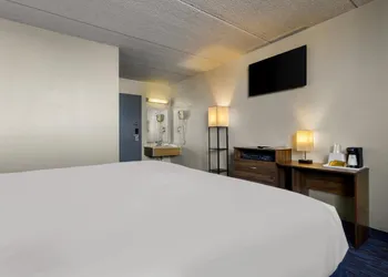 Americas Best Value Inn Gallup hotel thumbnail 5