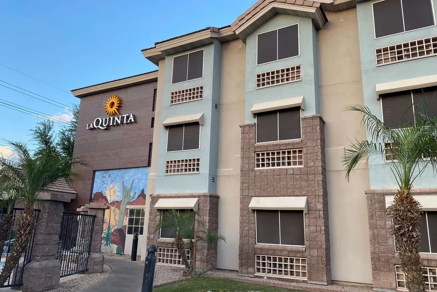 La Quinta Inn & Suites by Wyndham Tempe University / Phoenix hotel detail image 2