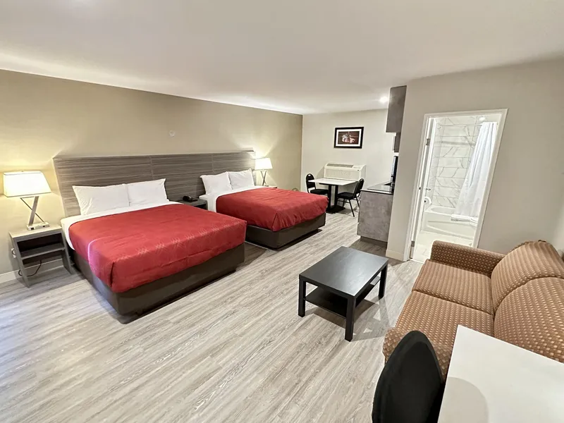 Econo Lodge Inn & Suites hotel detail image 6