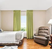 Top Floor Handicap Accessible Bay View hotel detail image 3