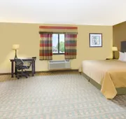 Econo Lodge Inn & Suites Yankton hotel detail image 5