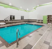 Econo Lodge Inn & Suites Yankton hotel detail image 7